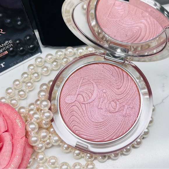 Dior Diorskin Nude Luminizer Glow Vibes - 001 Rosy Vibes - 0.21 oz. - Picture 5 of 9